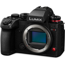 Фотоаппарат Panasonic Lumix DC-S1R II Body